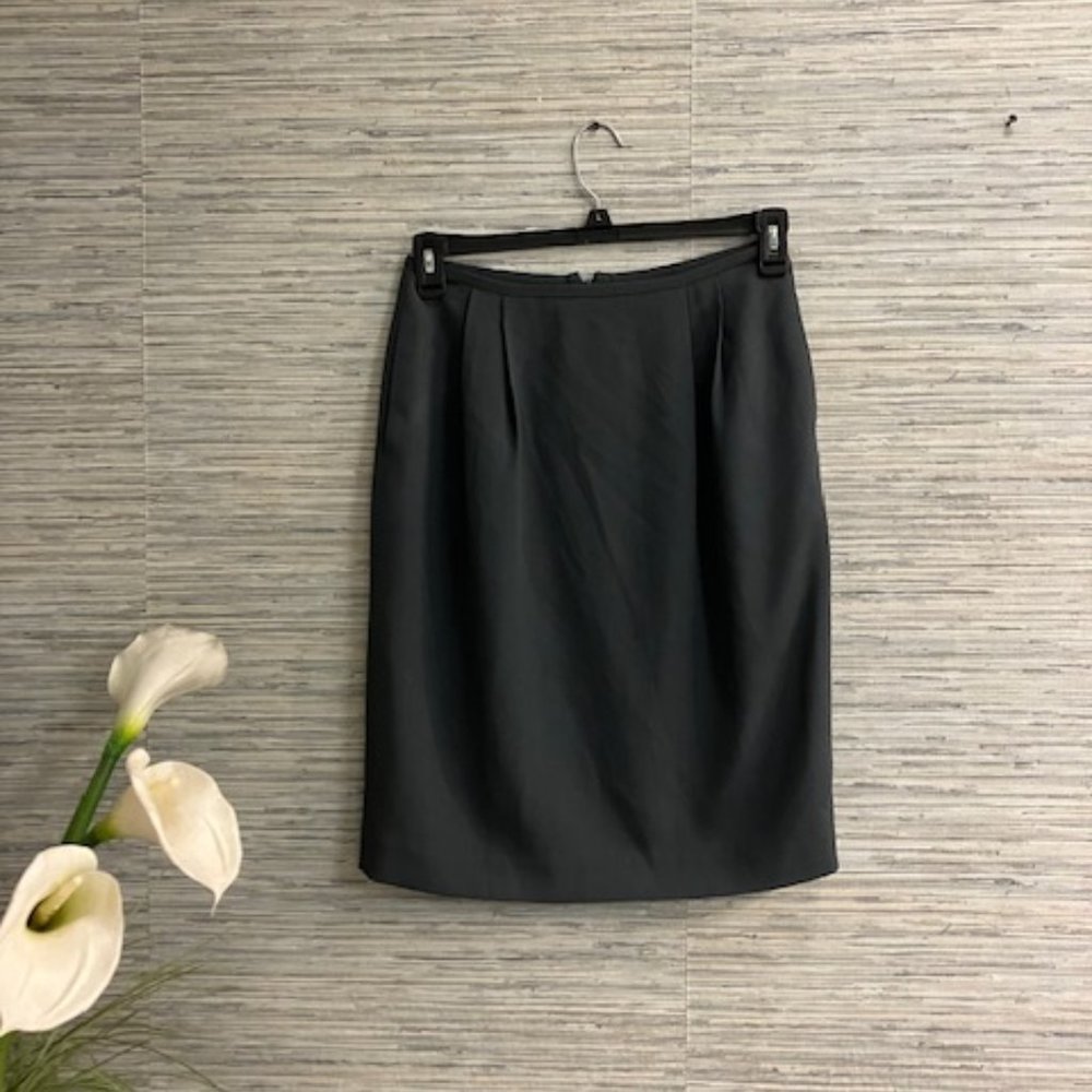 JONES NEW YORK - Size 8 -Olive Green Career Knee LengtSkirt - Fully Lined - EUC